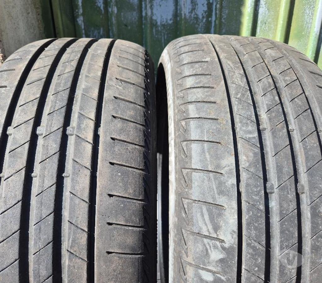 Pièces et services auto Loire St Etienne - Photos Vivastreet 2 pneus été 225 45 18 95Y Bridgestone