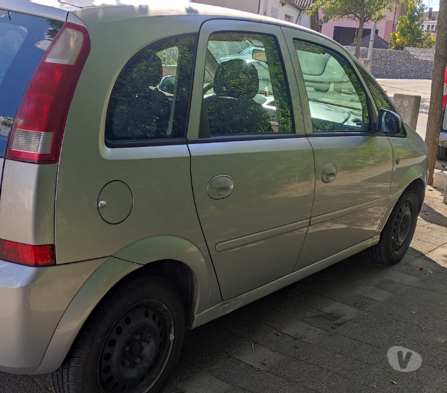 Voiture d'occasion Bas-Rhin Brumath - 67170 - Photos Vivastreet Vend Opel Meriva 1,7 Cdti , ct ok
