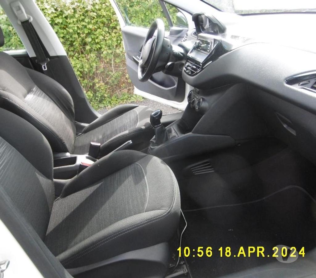 Voiture d'occasion Vienne Poitiers - 86000 - Photos Vivastreet 208 Diesel HDI 1,6 l. 2016, 3000e