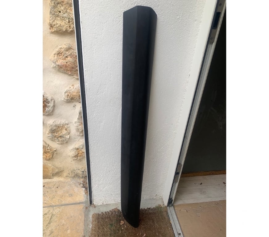 Equipements utilitaire Essonne Bievres - 91570 - Photos Vivastreet Moulure de porte avant gauche 9808747177