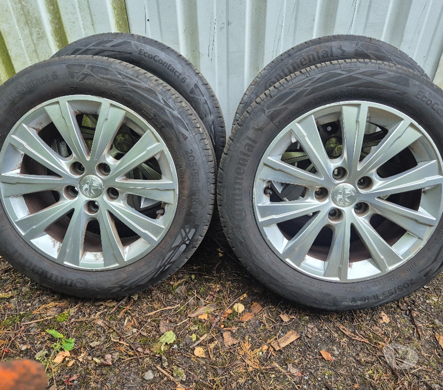 Pièces et services auto Loire St Etienne - Photos Vivastreet 4 roues alu 205 55 16 91V Continental Peugeot 308