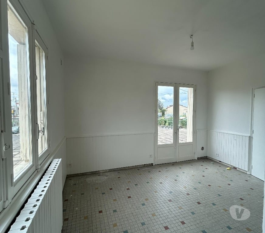 Vente Maison Lot Gourdon - 46300 - Photos Vivastreet MAISON COMPRENANT 3 LOGEMENTS SUR 2 NIVEAUX TERRASSE 300 m2