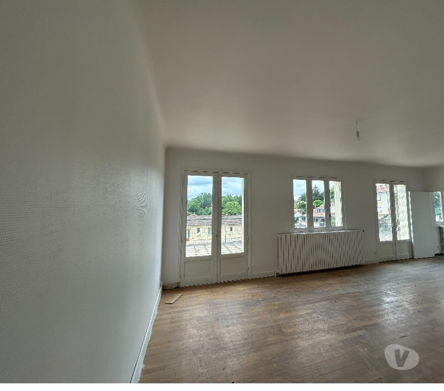 Vente Maison Lot Gourdon - 46300 - Photos Vivastreet MAISON COMPRENANT 3 LOGEMENTS SUR 2 NIVEAUX TERRASSE 300 m2