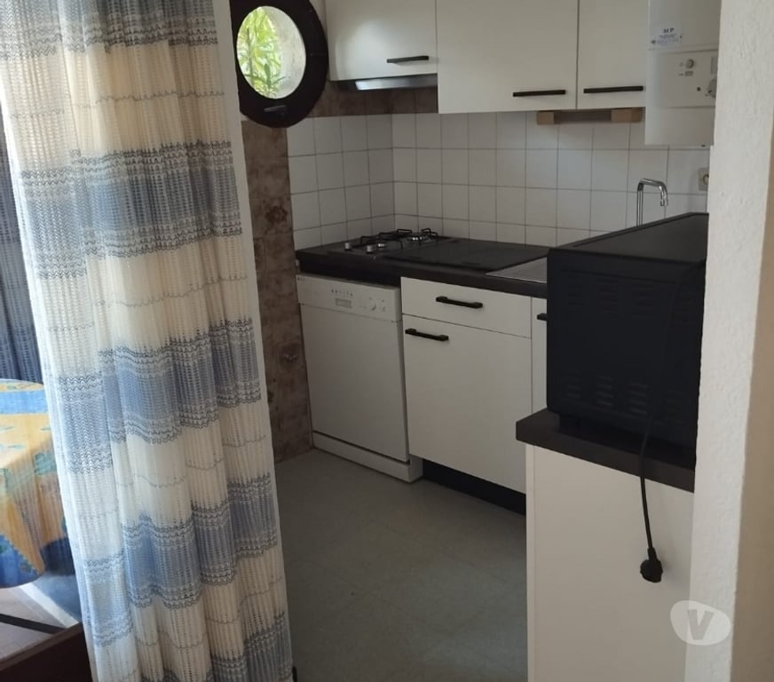 Appartement meublé Pyrénées-Orientales Canet en Roussillon - 66140 - Photos Vivastreet STOP-Canet en Roussillon-SAISONNIER-ETUDIANT-F2-45m2-parking