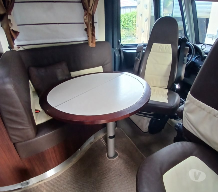 Camping car occasion Côtes-d'Armor Lanvollon - 22290 - Photos Vivastreet CAMPING CAR INTEGRAL ESTEREL EXCLUSIVE 43