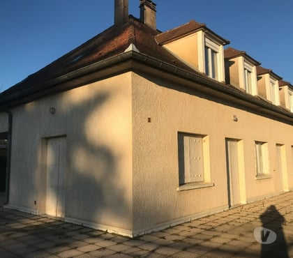 Immeuble à vendre Gourdon Lot - Photos Vivastreet MAISON COMPRENANT 3 LOGEMENTS SUR 2 NIVEAUX