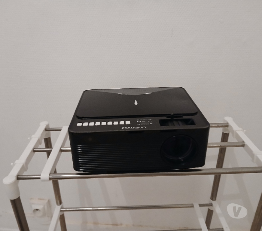 Photo - Video - Son Seine-et-Marne Chelles - 77500 - Photos Vivastreet Vend Vidéoprojecteur et sont equipement