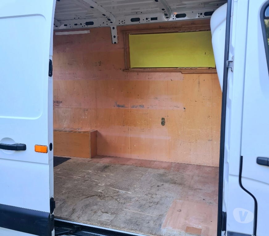 Véhicules commerciaux & utilitaires d'occasion Puy-de-Dôme Aydat - 63970 - Photos Vivastreet Renault Master III 2.3L DCi 125 - L2H2 - Crit' Air 2