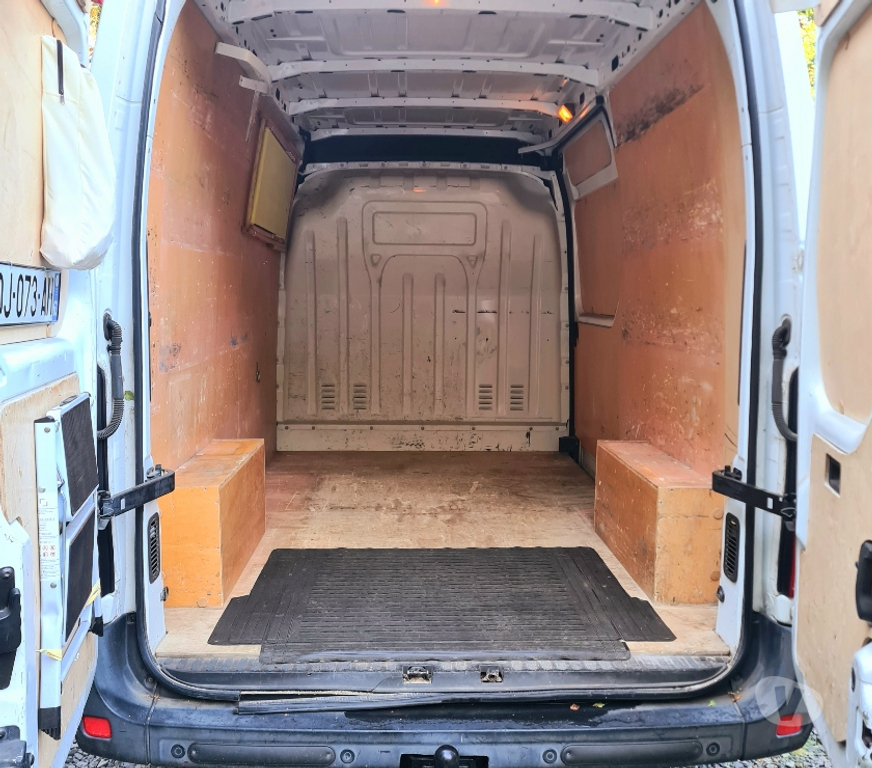 Véhicules commerciaux & utilitaires d'occasion Puy-de-Dôme Aydat - 63970 - Photos Vivastreet Renault Master III 2.3L DCi 125 - L2H2 - Crit' Air 2