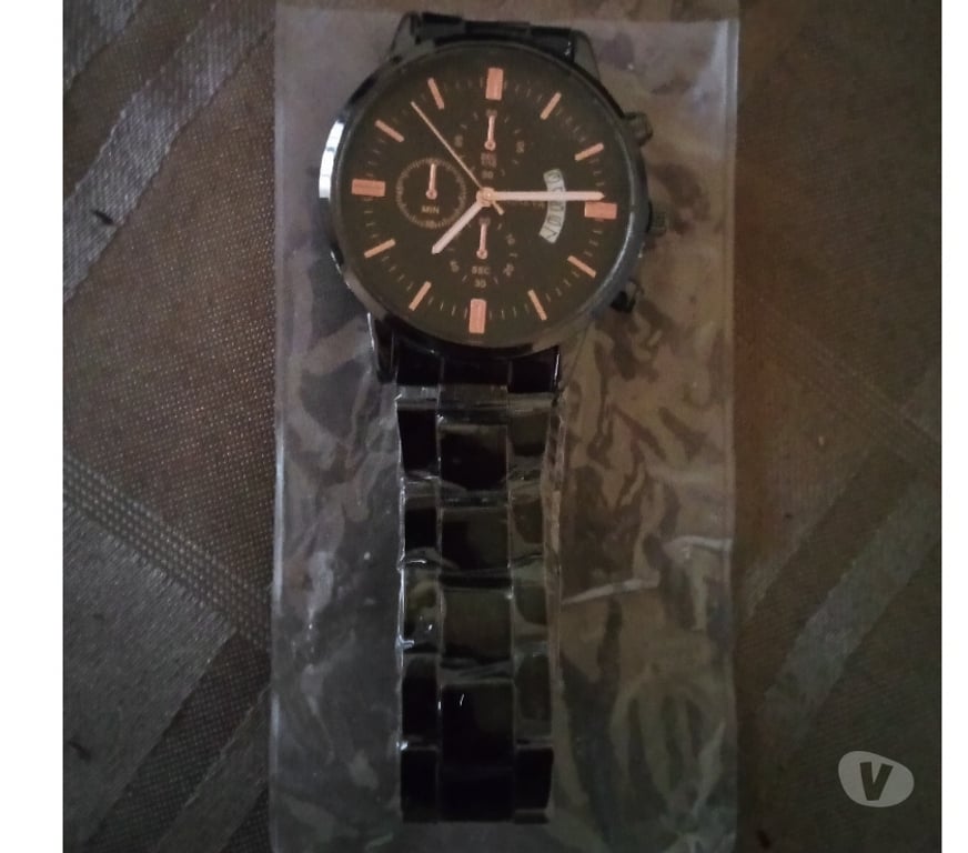 Montres occasion Pas-de-Calais Henin Beaumont - 62110 - Photos Vivastreet Belle montre neuve et pile neuve
