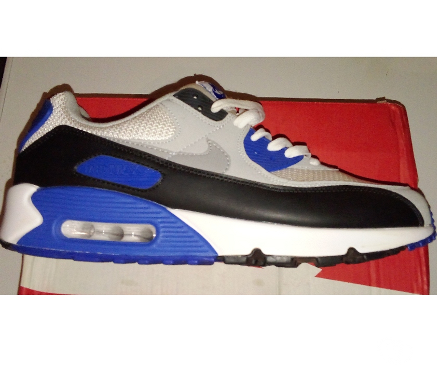 Chaussures Pas-de-Calais Henin Beaumont - 62110 - Photos Vivastreet Nike air max neuve