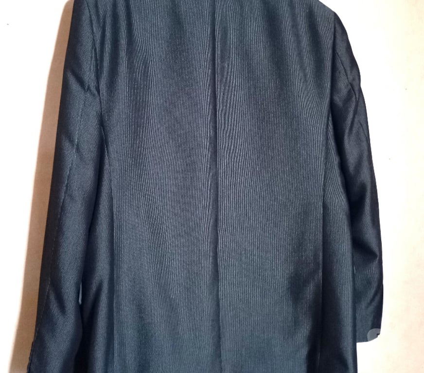 Vêtements occasion Gironde Talence - 33400 - Photos Vivastreet Veste de costume