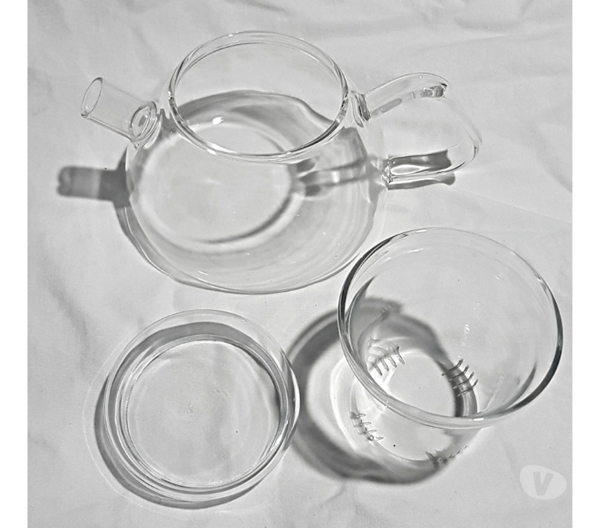 Ameublement & art de la table Gard Nimes - Photos Vivastreet Théière en verre, infuseur, couvercle