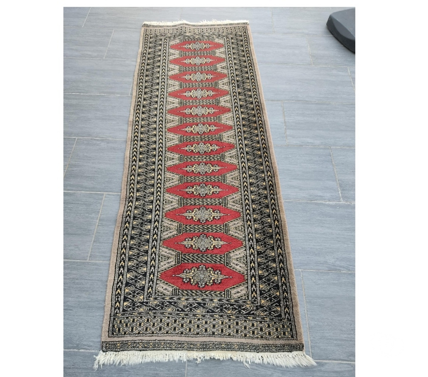 Décoration - art Vendée Soullans - 85300 - Photos Vivastreet Tapis galerie Baloutche