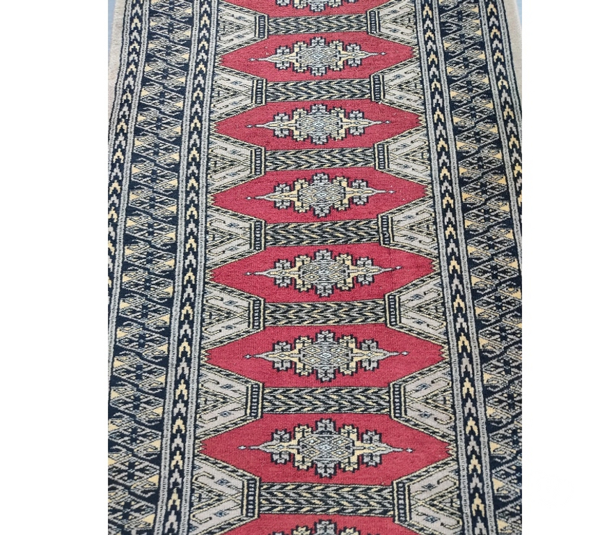 Décoration - art Vendée Soullans - 85300 - Photos Vivastreet Tapis galerie Baloutche