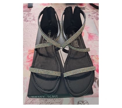 Chaussures et bottes occasion Maizières-lès-Metz Moselle - Photos Vivastreet Sandale chaussures 39 neuf noire mode ete strass femme