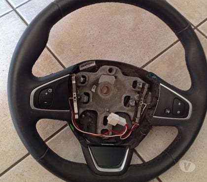 Pièces détachées automobile Vitrolles Bouches-du-Rhône - Photos Vivastreet Vend volant clio4