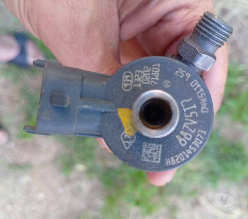 Pièces et services auto Bouches-du-Rhône Vitrolles - 13127 - Photos Vivastreet Vend injecteur Renault 1.5 dci