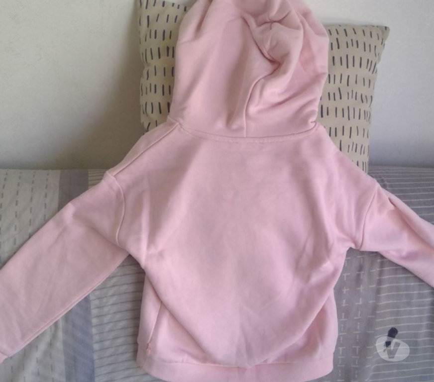 Vêtements bébés Cantal Anglards de Salers - 15380 - Photos Vivastreet 6 ans Sweet capuche Okaidi
