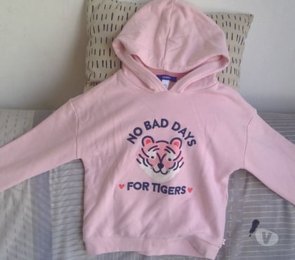 Vêtements bébés Anglards de Salers Cantal - Photos Vivastreet 6 ans Sweet capuche Okaidi