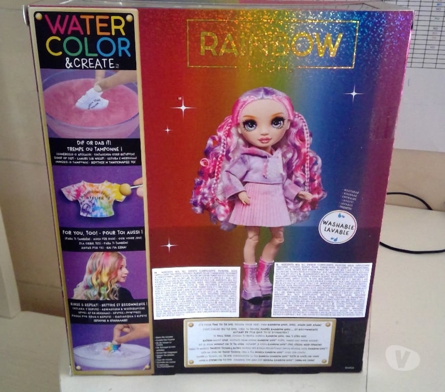 Jeux - Jouets Cantal Fournoules - 15600 - Photos Vivastreet WATERCOLOR RAINBOW HIGH
