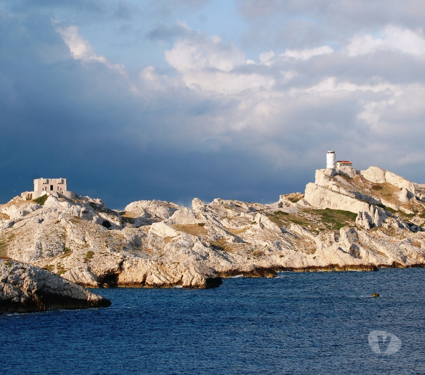 location saisonniere Bouches-du-Rhône Marseille - Photos Vivastreet Chambre d'hôtes sur l'île du Frioul ,20 mn du vieux port