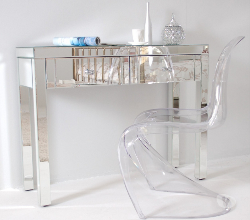 Ameublement & art de la table Ain Bellignat - 01100 - Photos Vivastreet CHAISE design Panton CHAIR transparente renforcée