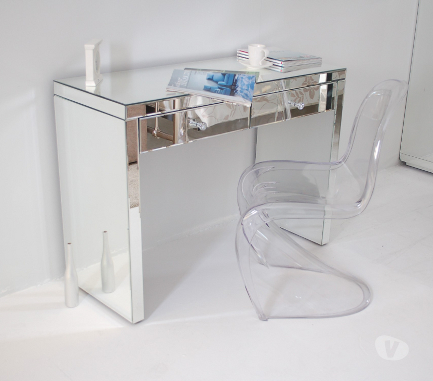 Ameublement & art de la table Ain Bellignat - 01100 - Photos Vivastreet CHAISE design Panton CHAIR transparente renforcée