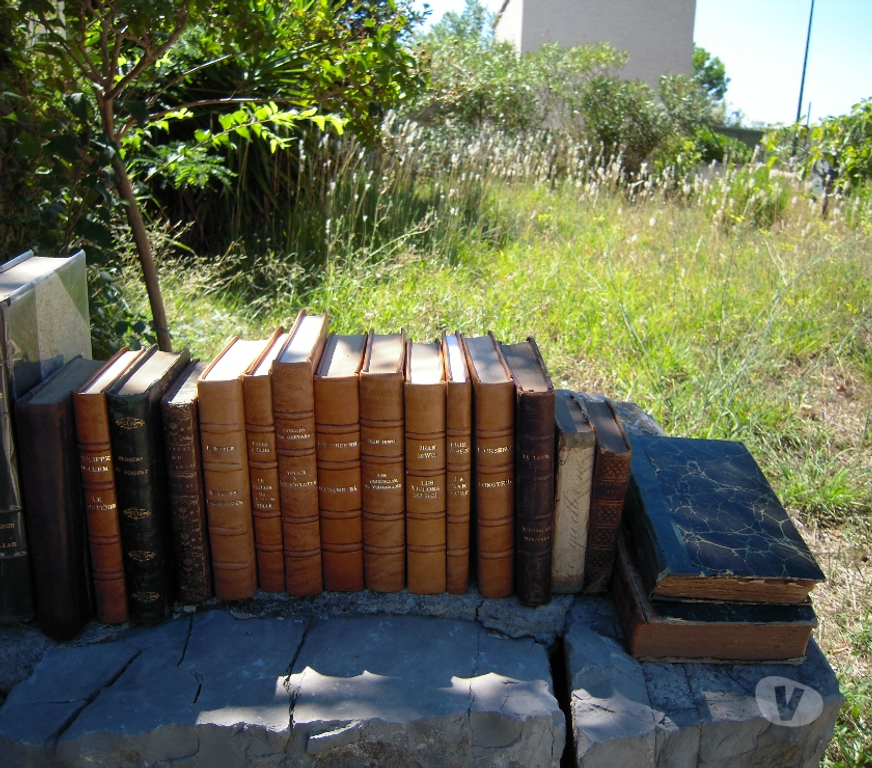 Livres occasion Hérault Villeveyrac - 34560 - Photos Vivastreet CAISSES DE LIVRES ANCIENS DES XVIII & XIX EMES SIECLES.