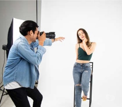 Castings, modèles, photographes Bordeaux Bordeaux - Photos Vivastreet Recherche modèles photos jeunes femmes entre 18 et 30 ans
