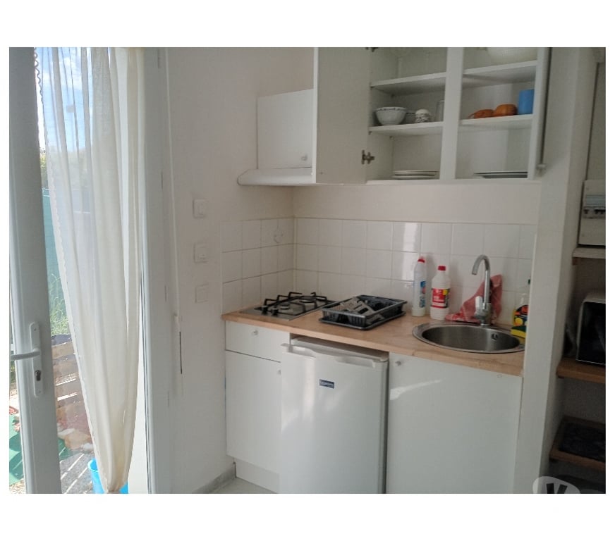 Appartement meublé Charente-Maritime Saujon - 17600 - Photos Vivastreet Studio meublé en location à l'année