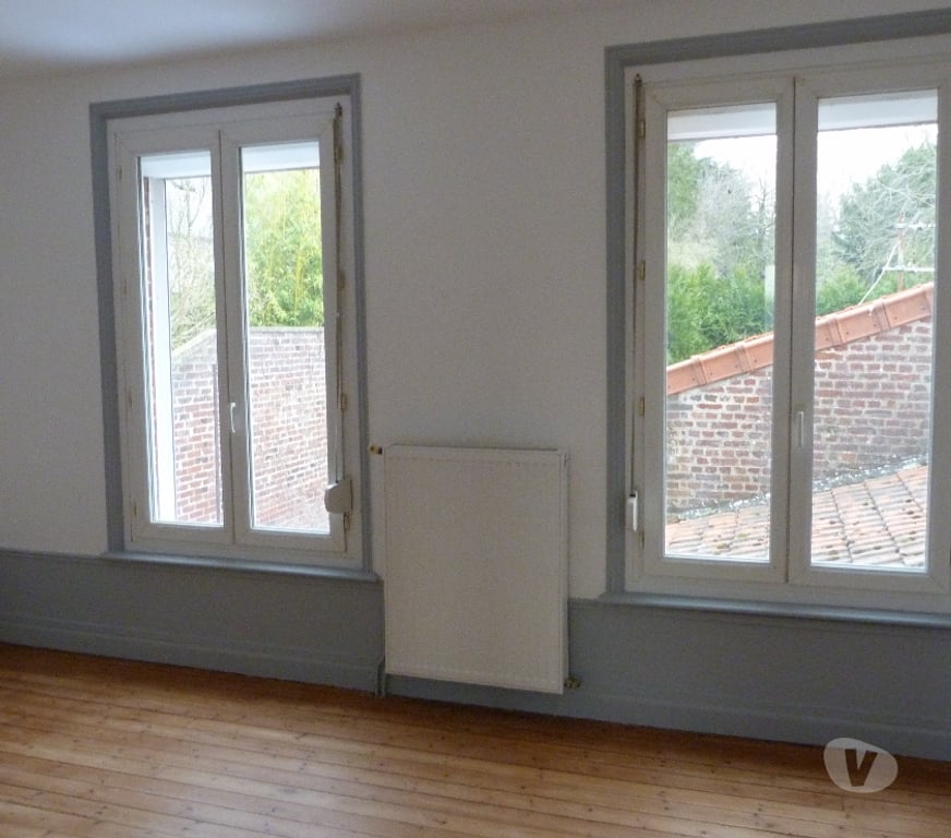 Location maison Somme Roye - 80700 - Photos Vivastreet Maison rénovée type F5 au charme de l'ancien, grand jardin