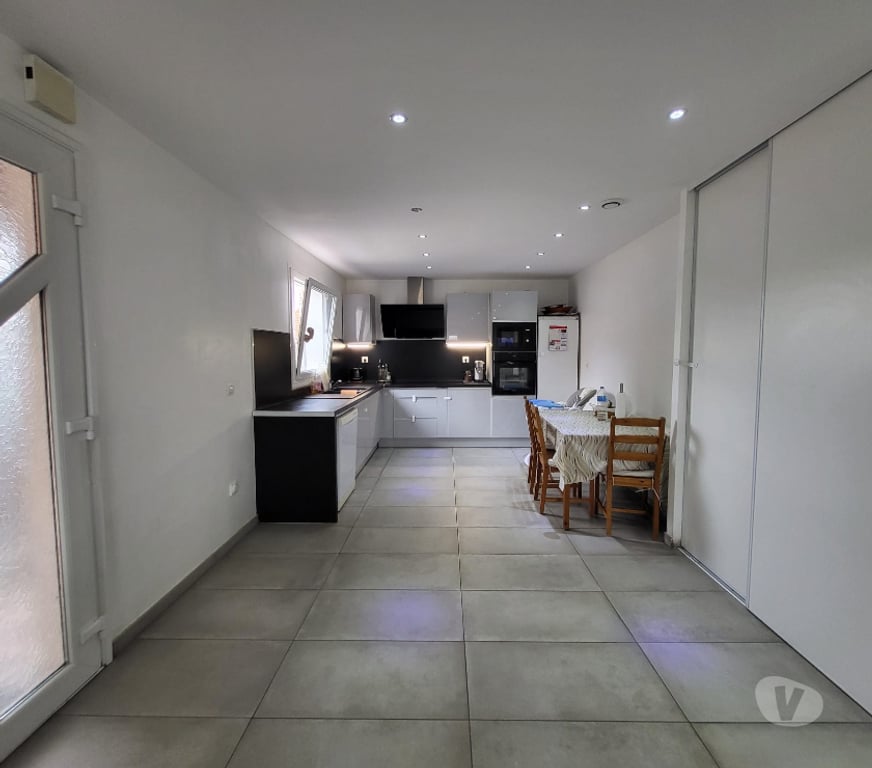 Vente Maison Rhône Meyzieu - 69330 - Photos Vivastreet Vente maison 110 m² Meyzieu (69330)