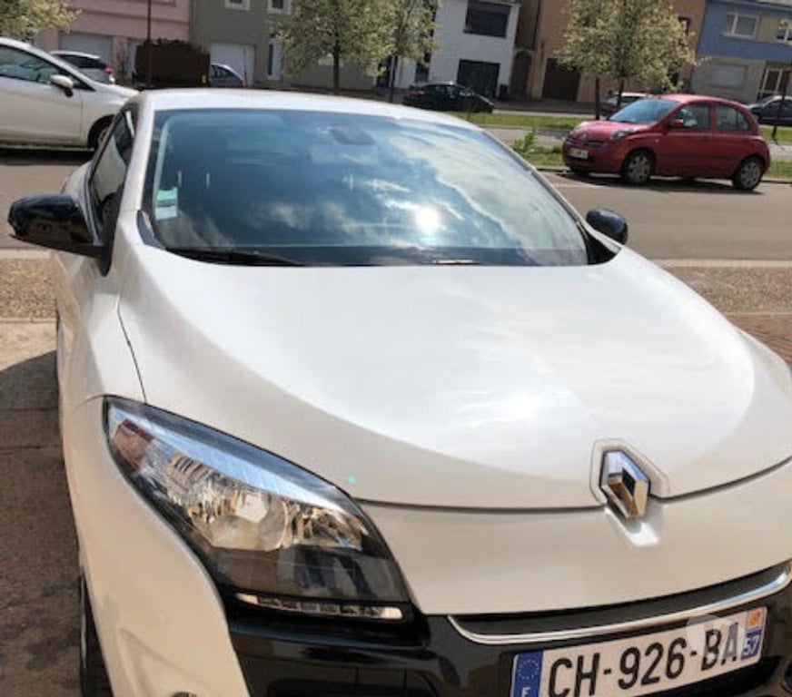 Voiture d'occasion Ardennes Givet - 08600 - Photos Vivastreet RENAULT MEGANE III COUPE phase 2