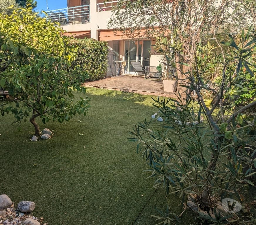 Appartements à vendre Alpes-Maritimes St Laurent du Var - 06700 - Photos Vivastreet Charmant 2p au calme avec 90m2 d'extérieur