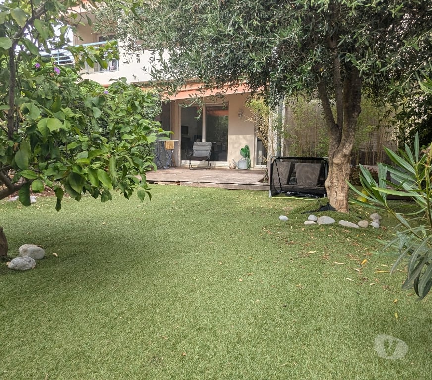 Appartements à vendre Alpes-Maritimes St Laurent du Var - 06700 - Photos Vivastreet Charmant 2p au calme avec 90m2 d'extérieur