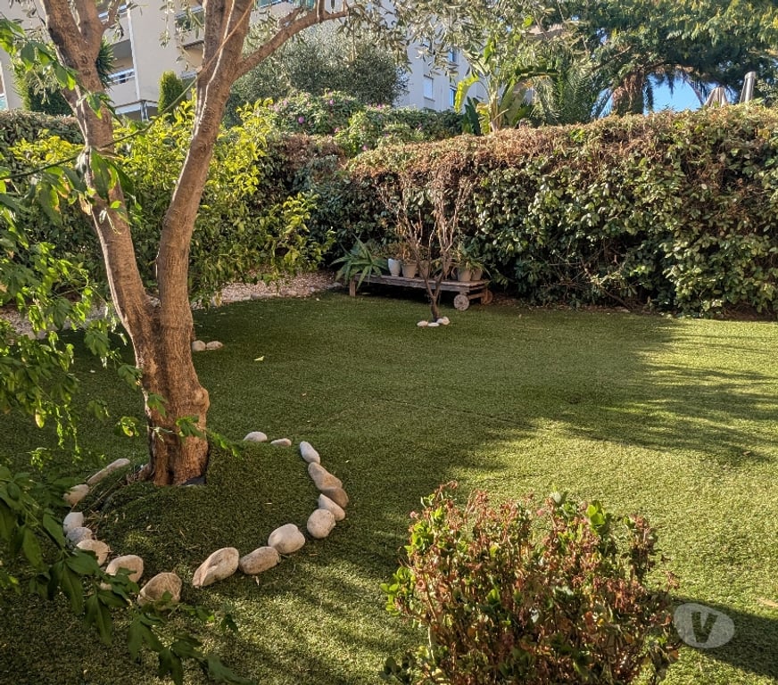 Appartements à vendre Alpes-Maritimes St Laurent du Var - 06700 - Photos Vivastreet Charmant 2p au calme avec 90m2 d'extérieur