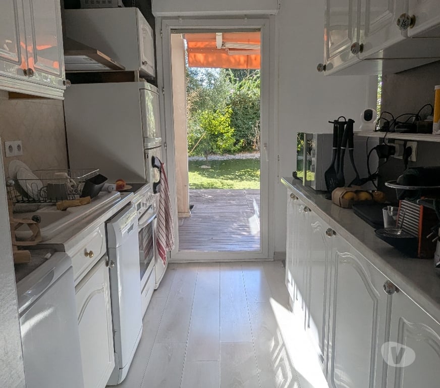 Appartements à vendre Alpes-Maritimes St Laurent du Var - 06700 - Photos Vivastreet Charmant 2p au calme avec 90m2 d'extérieur