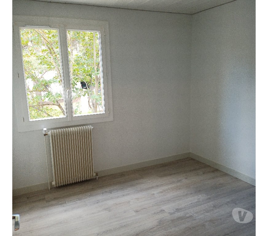 Location maison Alpes-de-Haute-Provence Marcoux - 04420 - Photos Vivastreet F4 vide (5 km de Digne) 2 niveaux, intérieur rénové