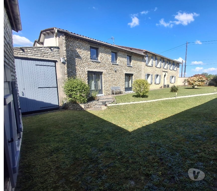 Vente Maison Charente Roullet St Estephe - Photos Vivastreet Maison charentaise