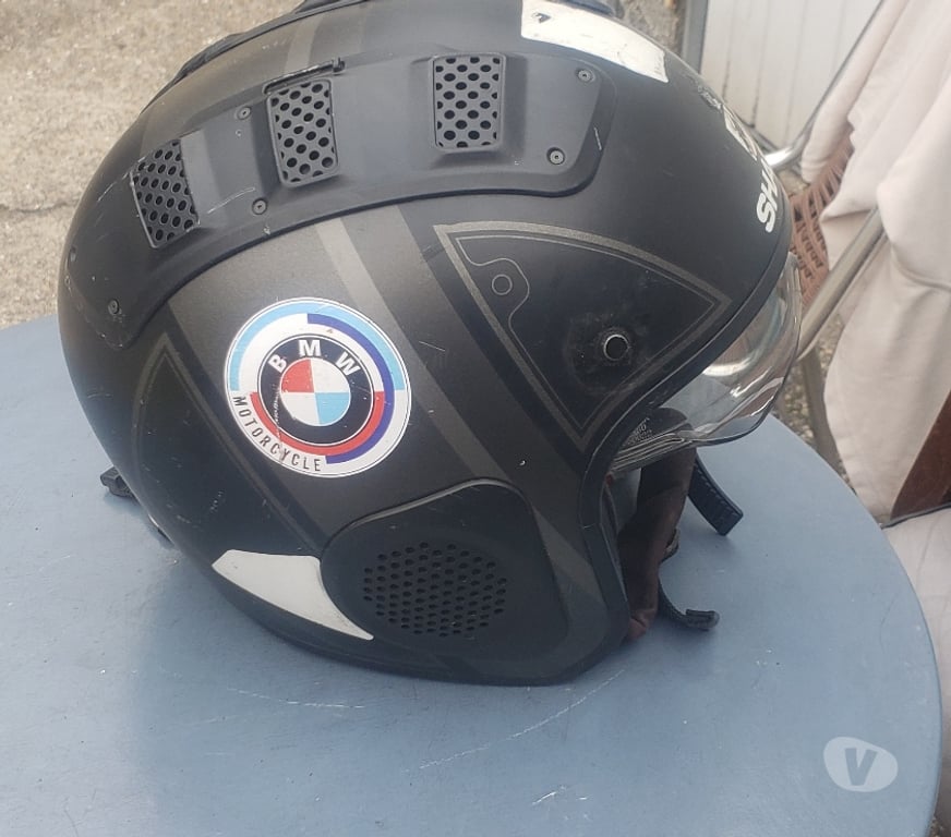 Moto d'occasion Seine-Saint-Denis Les Lilas - 93260 - Photos Vivastreet CASQUE MOTO SHARK