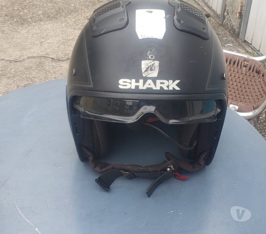 Moto d'occasion Seine-Saint-Denis Les Lilas - 93260 - Photos Vivastreet CASQUE MOTO SHARK