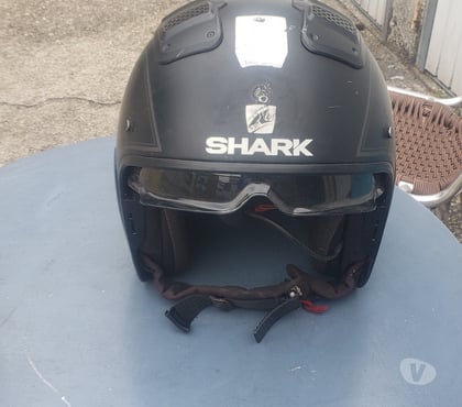 Moto a vendre Les Lilas Seine-Saint-Denis - Photos Vivastreet CASQUE MOTO SHARK