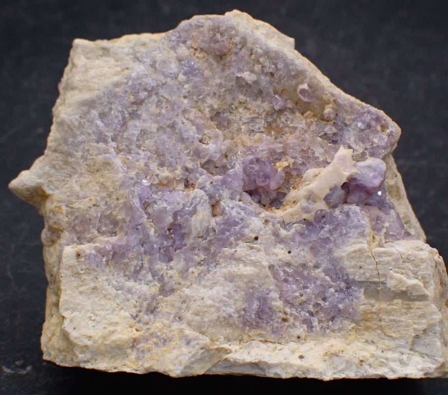 Collection Meurthe-et-Moselle Bertrichamps - 54120 - Photos Vivastreet Cristaux de Fluorapatite violette & Quartz , Tréguennec