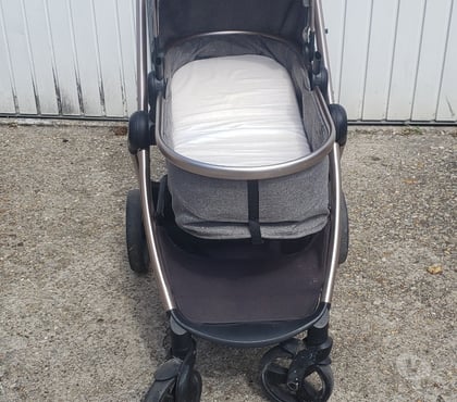 Equipements bébés Les Lilas Seine-Saint-Denis - Photos Vivastreet POUSSETTE POUR BEBE