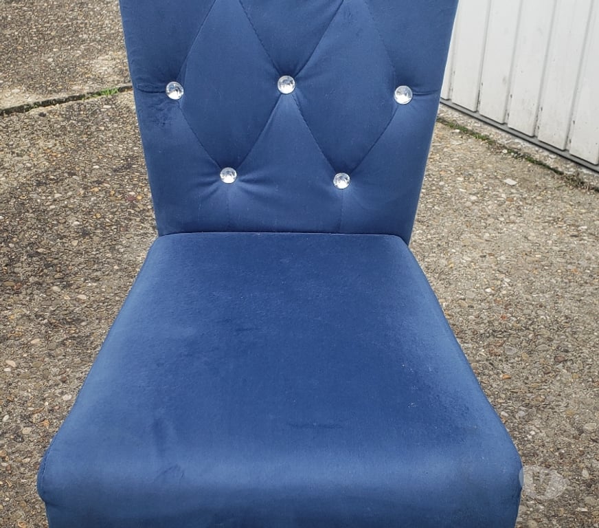 Ameublement & art de la table Seine-Saint-Denis Les Lilas - 93260 - Photos Vivastreet CHAISES ET TABOURETS