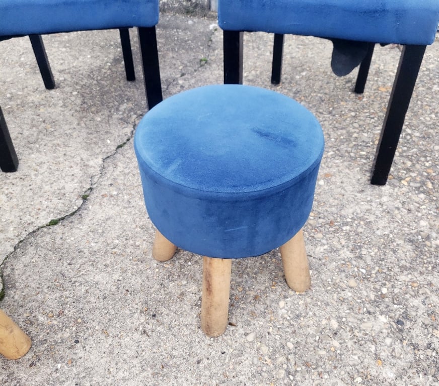 Ameublement & art de la table Seine-Saint-Denis Les Lilas - 93260 - Photos Vivastreet CHAISES ET TABOURETS