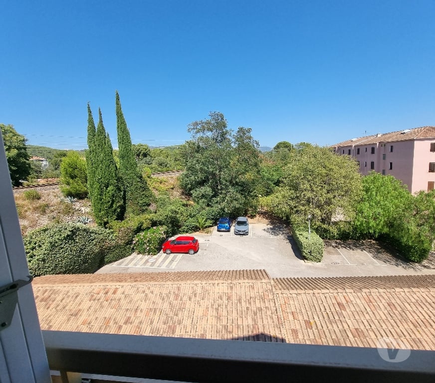 Appartements à vendre Var Sanary sur Mer - 83110 - Photos Vivastreet Charmant T2 de 45.11 m² proche des plages