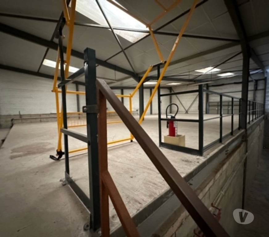 bureaux locaux Hérault Montferrier sur Lez - 34980 - Photos Vivastreet loue entrepot + zone de stockage