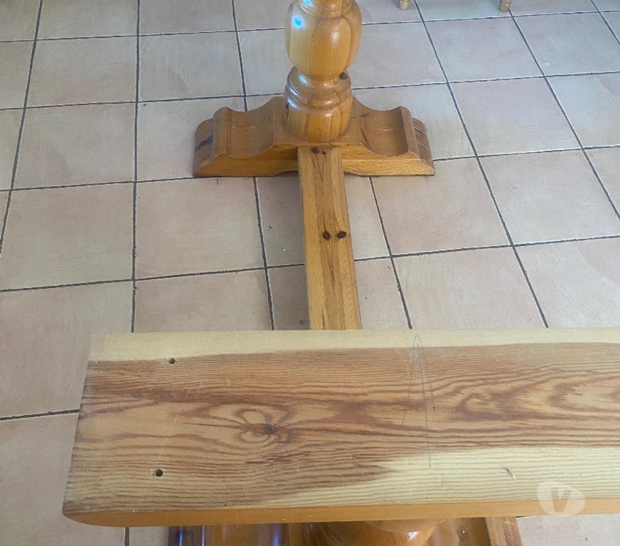 Ameublement & art de la table Hérault La Grande Motte - 34280 - Photos Vivastreet Vends belle table salle à manger pin massif